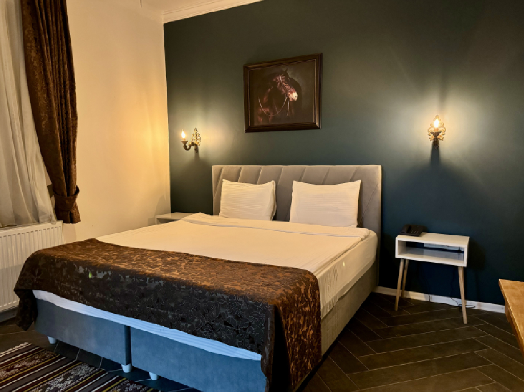 102 Deluxe Room