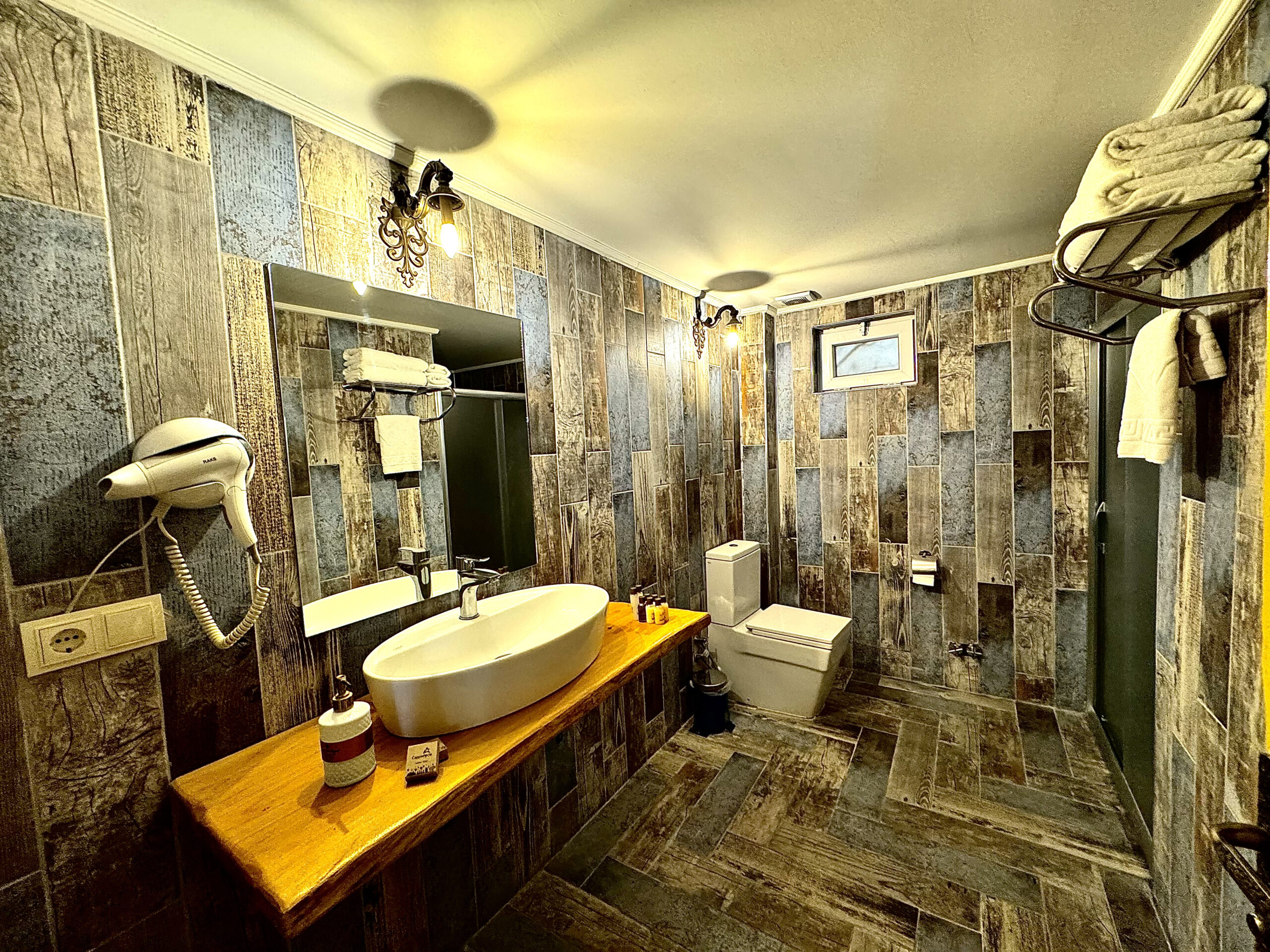 302 Suite Room